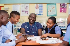 Students-with-a-in-the-clinical-area1